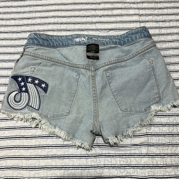 Mossimo Women's Jean Distressed Denim High Rise short Size 6/28 - Picture 6 of 11